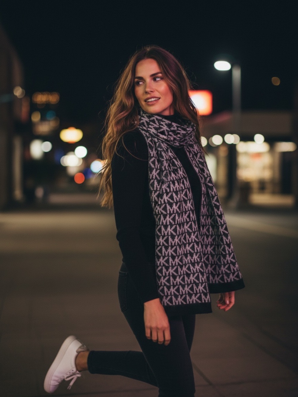 Michael Kors reversable scarf in shades of gray